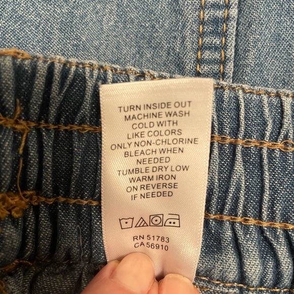 m jeans by Maurices Women’s Wide Leg Pull On High Rise Cropped Jean Size 8 - Picture 7 of 8